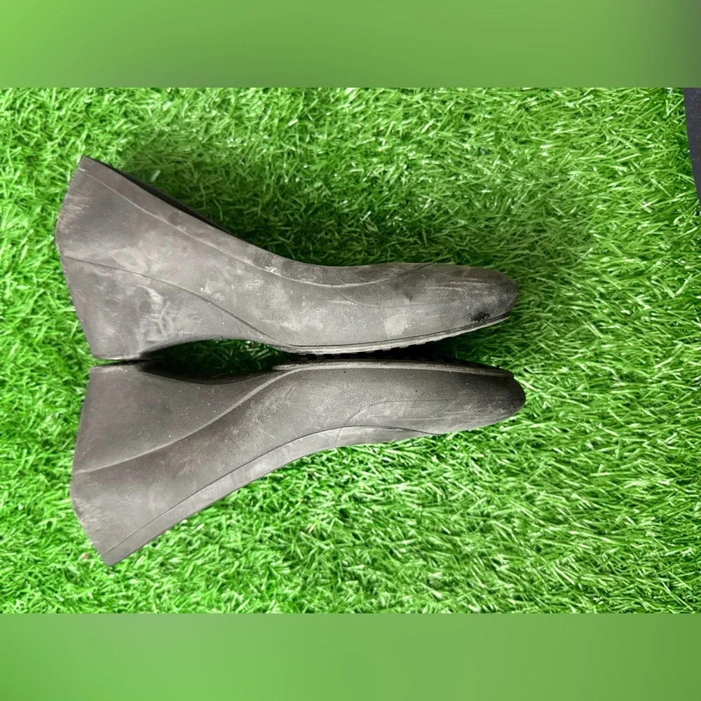 Crocs Women‎ Sandals Size 6